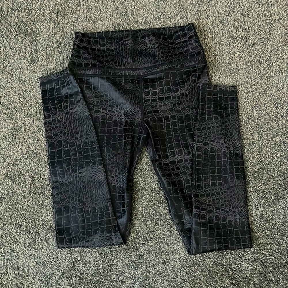ZYIA Active size 6-8 workout pants